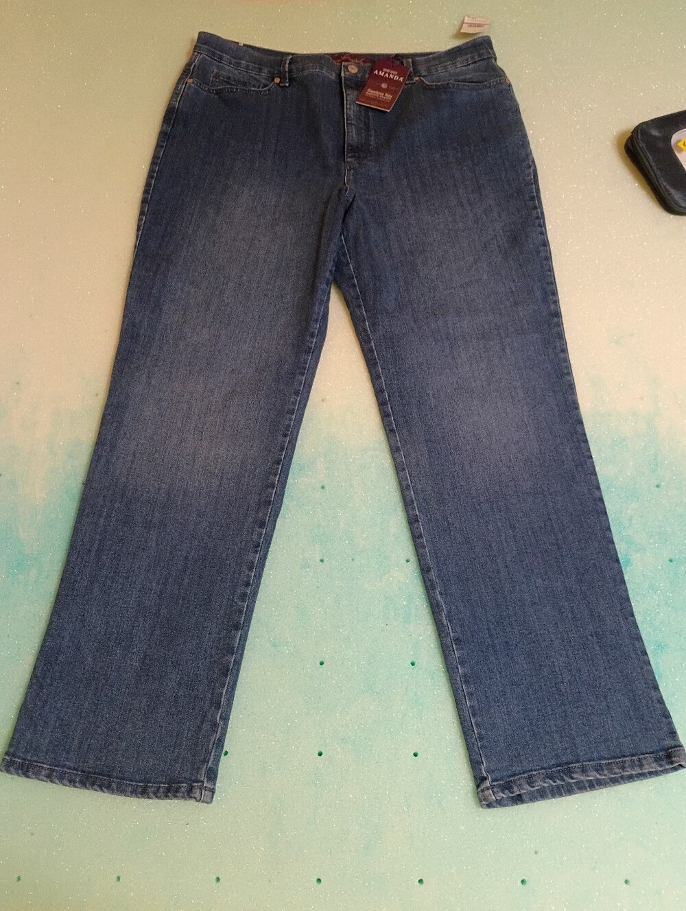Gloria Vanderbilt Women's Classic Blue Relaxed Jeans - Picture 2 of 4